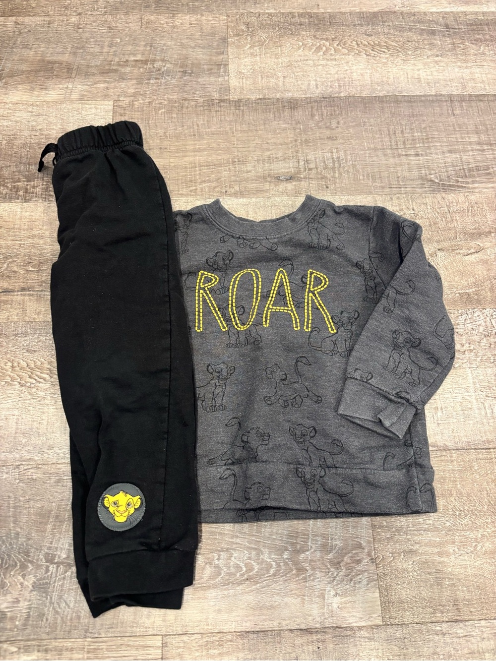 Gray Lion King Sweatshirt & Black Joggers Set